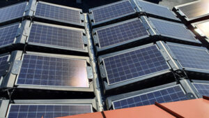 aurinkopaneelit katolla
